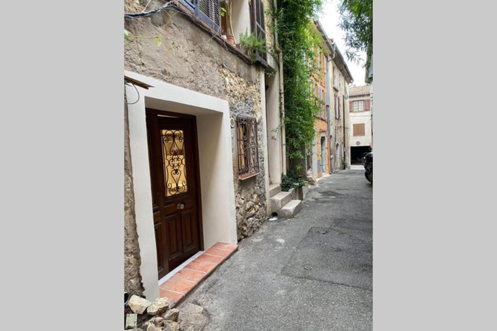 Studio Cite Historique Vence Bagian luar foto